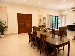 Grove Avenue (D10), Semi-Detached #560950991
